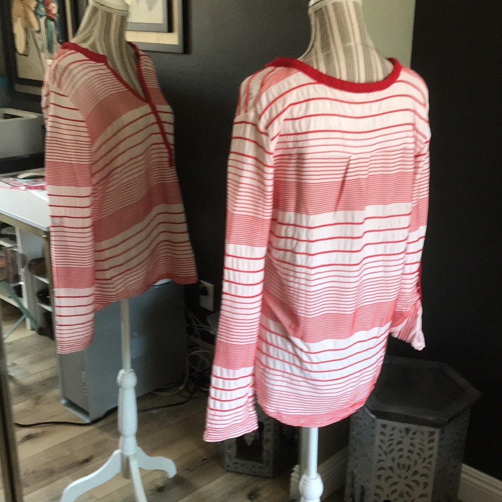 Sanctuary, Anthropologie, long or 3/4 sleeve top - Picture 8 of 9